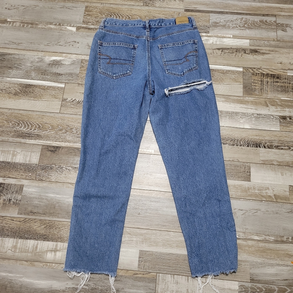8 AE Ripped Mom Jean - Picture 2 of 7